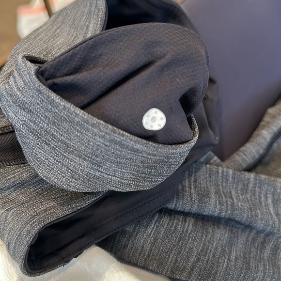 ‼️SALE‼️Lululemon Leggings size 6 SALE ‼️ - Picture 5 of 5